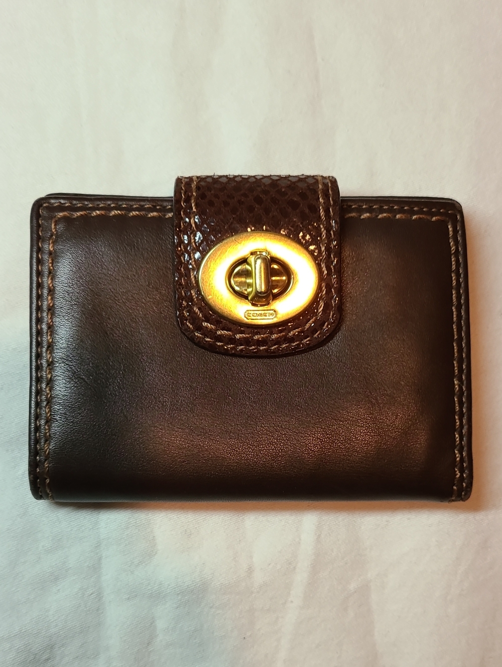 Coach Vintage Brown Turn- Lock Bi-fold Snake Pattern Gold/Bronze Hardware